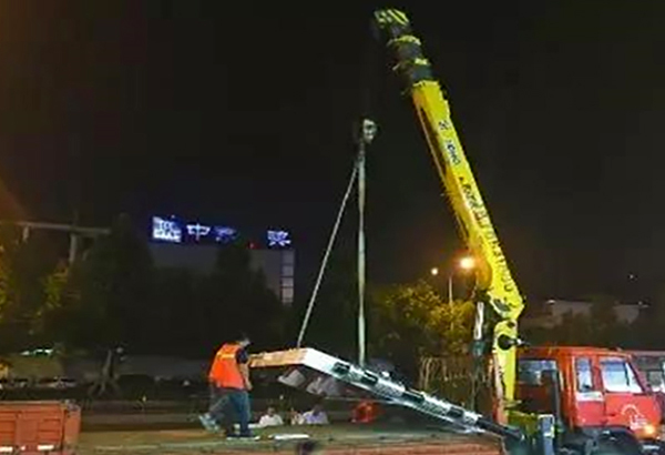 戶外趨勢：濟(jì)南市區(qū)戶外加速拆遷，綠地高媒成廣告主首選